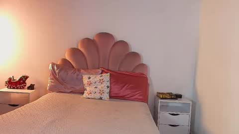 Mary online show from December 17, 11:05 am