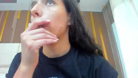 Snapshot of miacours chatting on July 17, 8:03 pm MiaCours online show from July 17, 8:03 pm