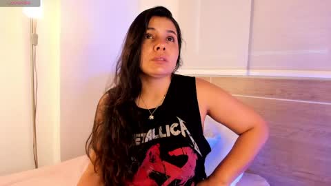 IG Yojanagomez  online show from April 16, 9:39 pm