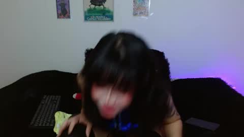 Mia david      online show from April 23, 8:22 pm