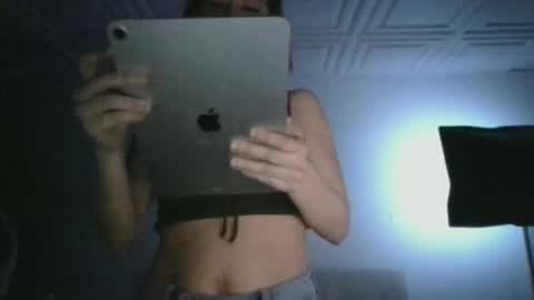 Snapshot of miaellababy chatting on March 3, 4:51 am miaellababy online show from March 3, 4:51 am