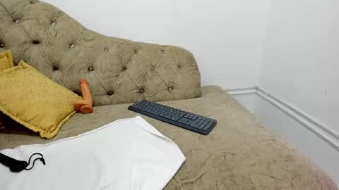 Miah Collins online show from March 3, 11:33 am