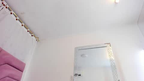 miajhonsonx online show from April 19, 2:05 pm