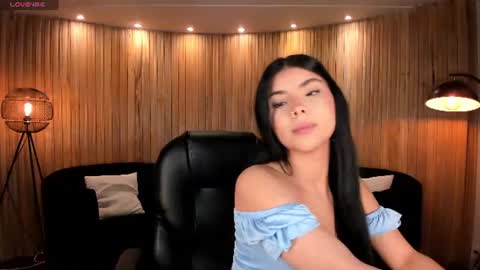 Snapshot of mialaurence_ chatting on July 1, 7:24 pm Call me Mia online show from July 1, 7:24 pm