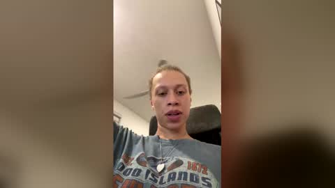 mialuvsyourllybad online show from May 24, 4:28 am