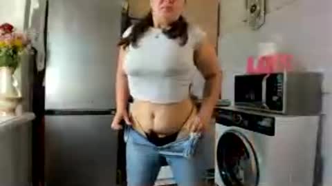 Snapshot of miamarrone chatting on June 28, 1:06 pm MiaMarrone online show from June 28, 1:06 pm