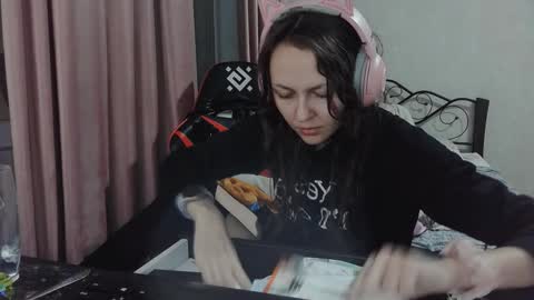 Snapshot of miameowkiss chatting on January 8, 5:37 pm Mia online show from January 8, 5:37 pm