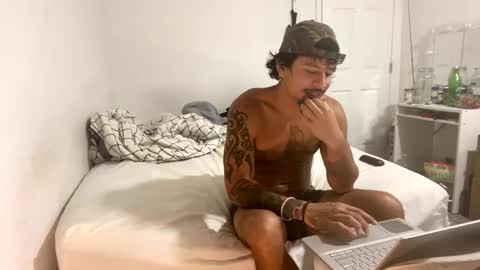 miamiclos1 online show from February 1, 1:26 am