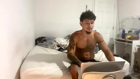 miamiclos1 online show from February 27, 6:57 am