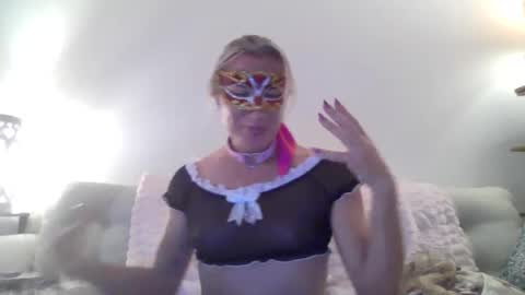 Snapshot of miamitransgirl305 chatting on March 26, 2:06 am miamitransgirl305 online show from March 26, 2:06 am