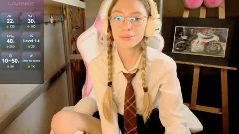 MiaMoon online show from May 28, 3:20 pm