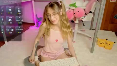 Snapshot of miamooonn chatting on June 14, 10:06 am MiaMoon online show from June 14, 10:06 am