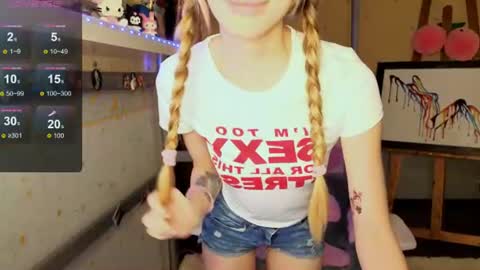 Snapshot of miamooonn chatting on July 4, 2:01 pm MiaMoon online show from July 4, 2:01 pm