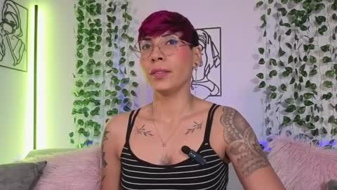 Mia Morgann online show from March 31, 1:40 am