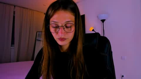 Mia online show from July 30, 7:13 pm