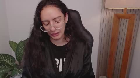 MIAPORTMANN online show from February 26, 2:27 pm