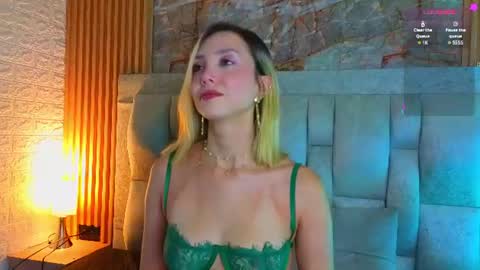 Snapshot of miaroldan chatting on June 10, 12:04 pm miaroldan online show from June 10, 12:04 pm