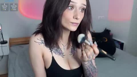 Mia online show from March 2, 4:58 pm