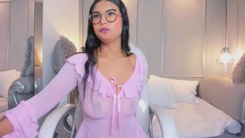 Snapshot of miasmit_ chatting on March 1, 3:08 am Mia online show from March 1, 3:08 am