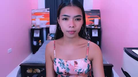 Pau and jence online show from May 11, 11:16 am