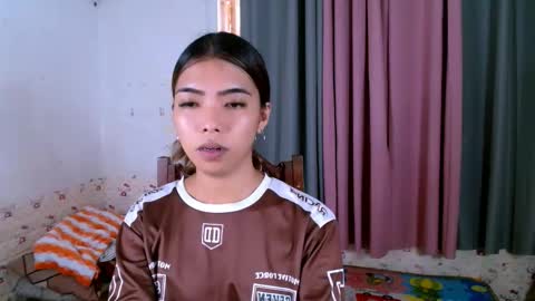 Pau and jence online show from May 25, 12:27 am