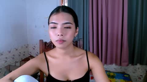 Pau and jence online show from May 26, 6:09 am