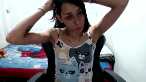 Snapshot of miasweet333 chatting on May 15, 12:28 am mia online show from May 15, 12:28 am