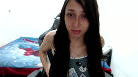 Snapshot of miasweet333 chatting on May 20, 1:12 am mia online show from May 20, 1:12 am