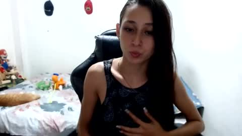 mia online show from July 24, 1:36 am