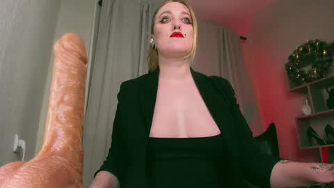 Lana online show from December 19, 6:34 pm