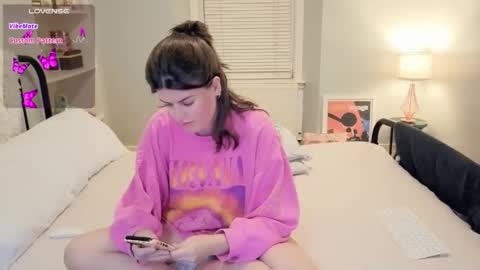 Mia  online show from October 23, 9:35 pm