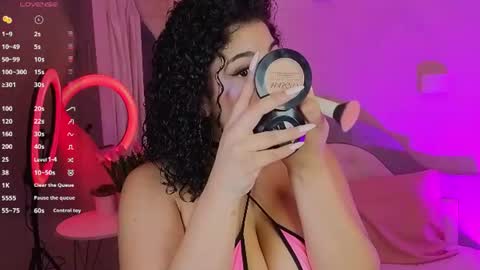 Mia online show from July 7, 6:47 am
