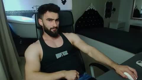 Snapshot of micahlane chatting on June 21, 4:37 am MicahLane online show from June 21, 4:37 am