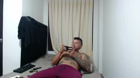 Snapshot of michael_daviss1 chatting on May 24, 10:59 pm Michael Daviss online show from May 24, 10:59 pm