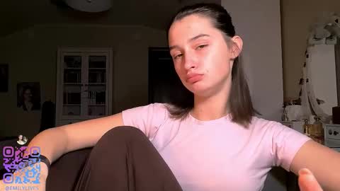 Emily online show from November 24, 2:06 pm