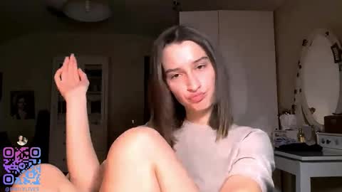 Emily online show from November 28, 2:20 pm