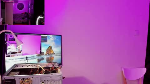 Snapshot of michael_wolfborn chatting on December 6, 1:11 pm Michael online show from December 6, 1:11 pm