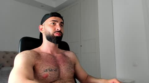 MichaelEvansx online show from March 29, 8:31 pm