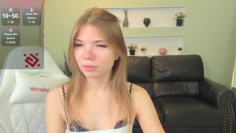 michafox online show from February 18, 11:50 am