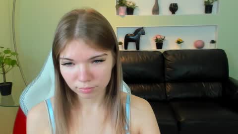 michafox online show from April 7, 1:00 pm