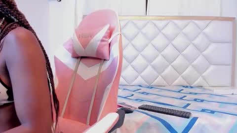 michelleblair1 online show from March 28, 1:11 pm