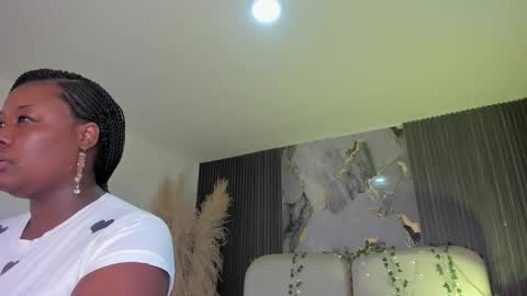 michellepreston_ online show from March 22, 12:08 pm