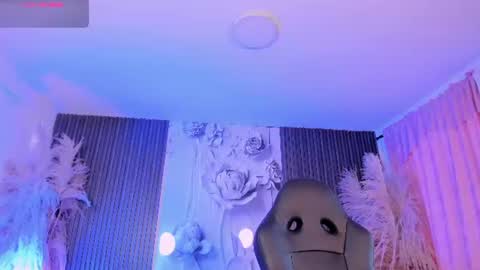 michellepreston_ online show from July 11, 11:57 am