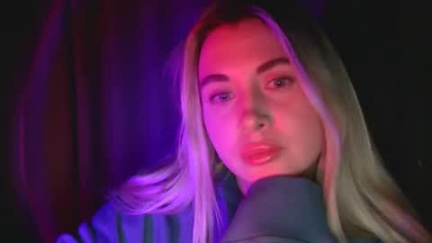 Snapshot of midnight_lace1 chatting on February 6, 9:07 pm Midnight lace1 online show from February 6, 9:07 pm