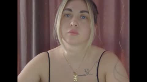 Snapshot of midnight_lace1 chatting on March 22, 1:36 pm Midnight lace1 online show from March 22, 1:36 pm