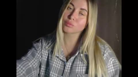 Snapshot of midnight_lace1 chatting on March 24, 7:08 pm Midnight lace1 online show from March 24, 7:08 pm