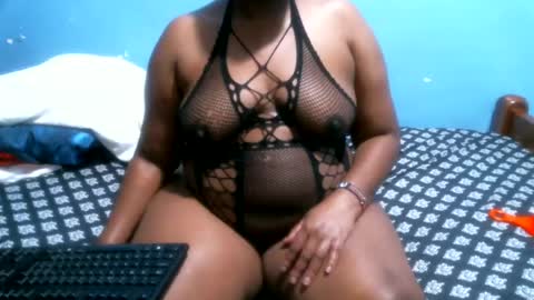 Snapshot of midnightkady chatting on June 5, 8:03 pm Caddy online show from June 5, 8:03 pm