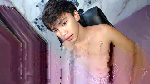 Snapshot of midnightkiller_ chatting on April 13, 12:16 am Kitty online show from April 13, 12:16 am