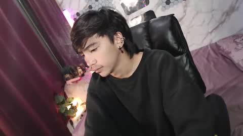 Snapshot of midnightkiller_ chatting on April 24, 9:50 pm Kitty online show from April 24, 9:50 pm
