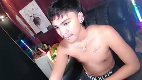 Snapshot of midnightkiller_ chatting on May 6, 8:58 pm Kitty online show from May 6, 8:58 pm